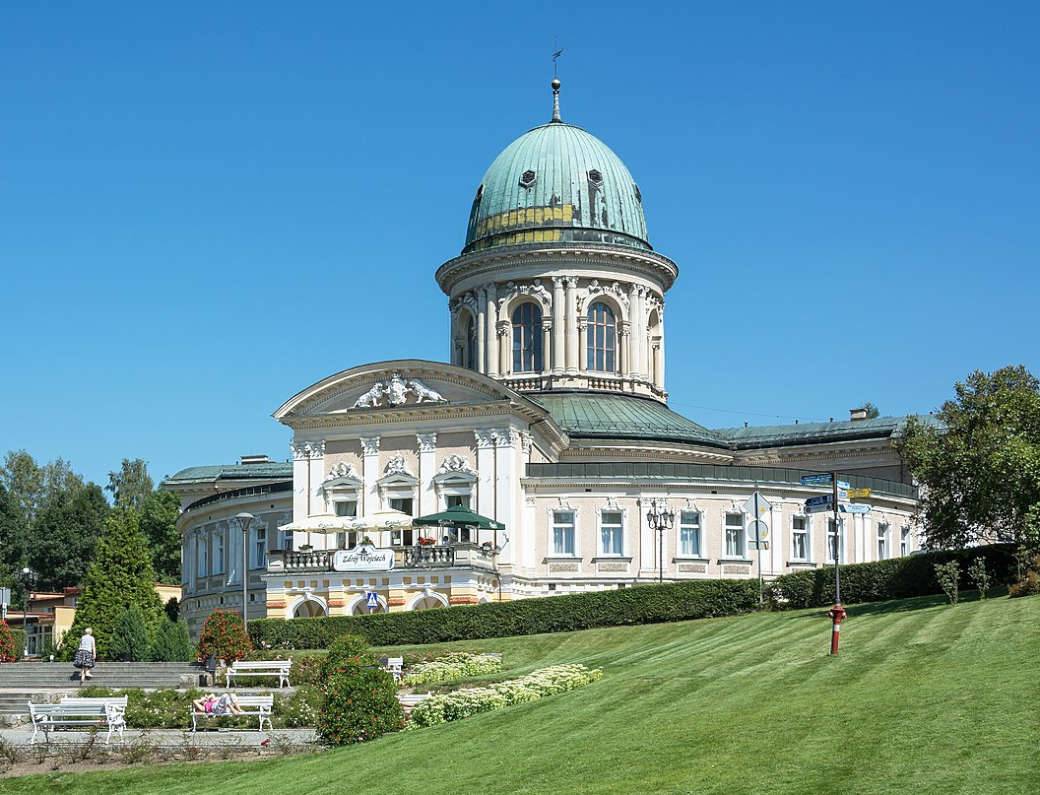 Read more about the article Nawiążę współpracę z gabinetem masażu lub kosmetycznym w Lądku Zdrój.